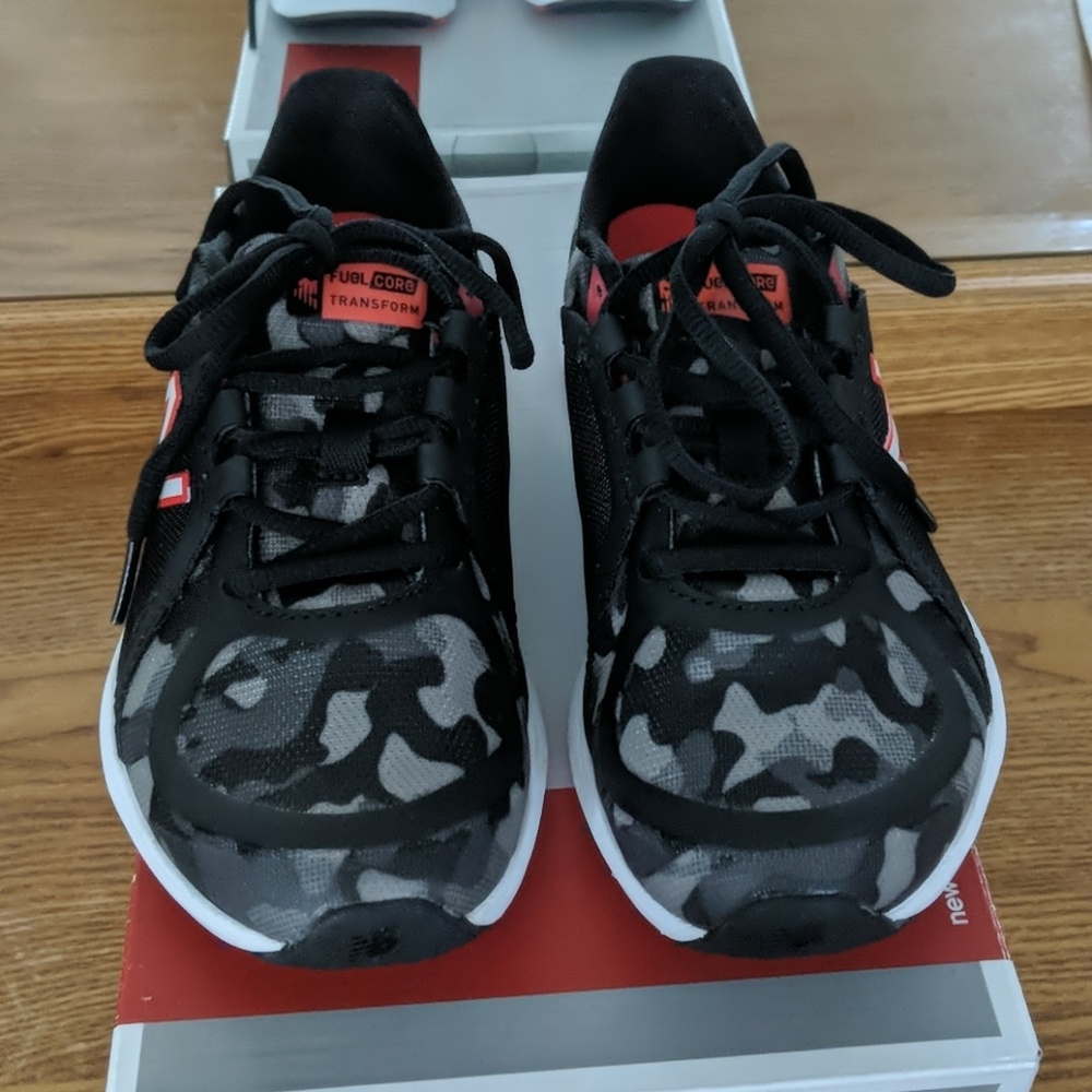 New Balance WX77GG2 size 5 1/2 cross training snea